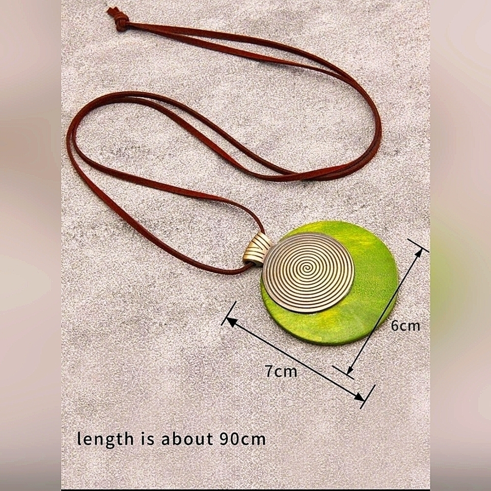 Bohemian Style Necklace Green Medallion round Pendant Necklace Boho Jewelry - Picture 2 of 7
